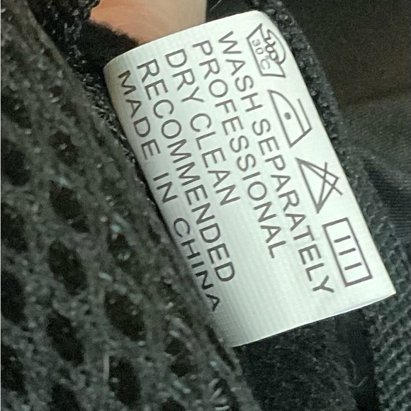 Pet front and back black small pet backpack/carrier XL for small pets. - Picture 4 of 5